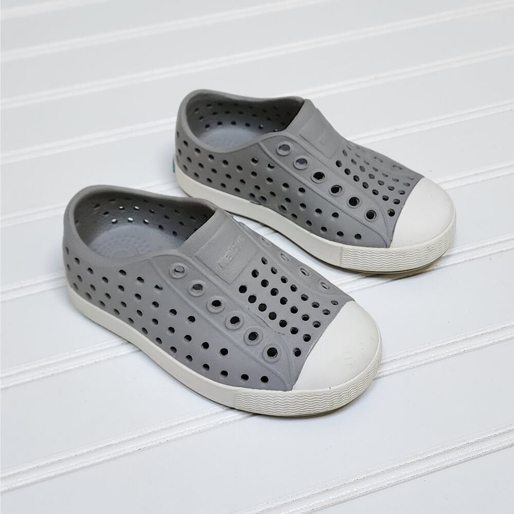 Native Toddler Gray Jefferson Shoes Size 7 Toddler
